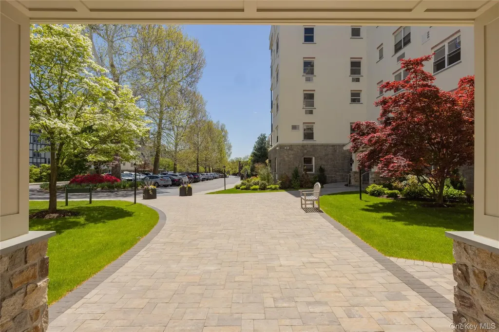 1 Stoneleigh Bronxville NY 10708