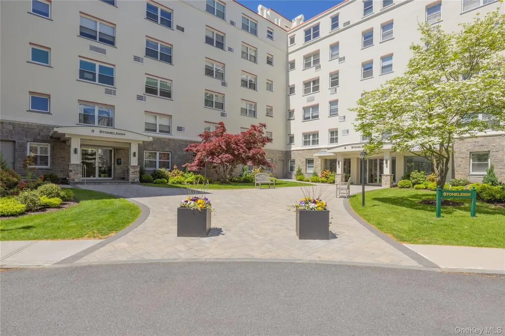 1 Stoneleigh Bronxville NY 10708