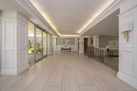 1 Stoneleigh Bronxville NY 10708