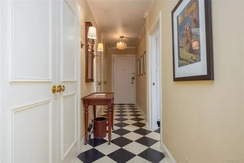 1 Stoneleigh Bronxville NY 10708