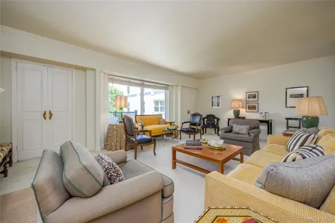 1 Stoneleigh Bronxville NY 10708