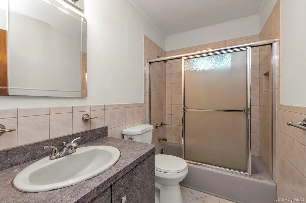 65 Grant Avenue Albertson NY 11507