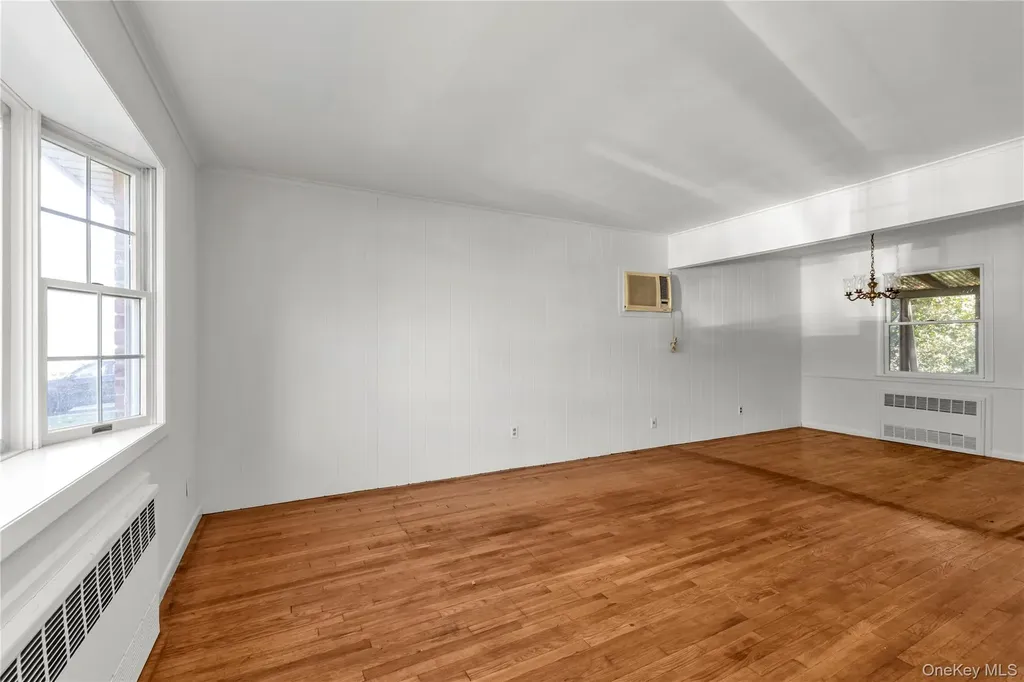 65 Grant Avenue Albertson NY 11507