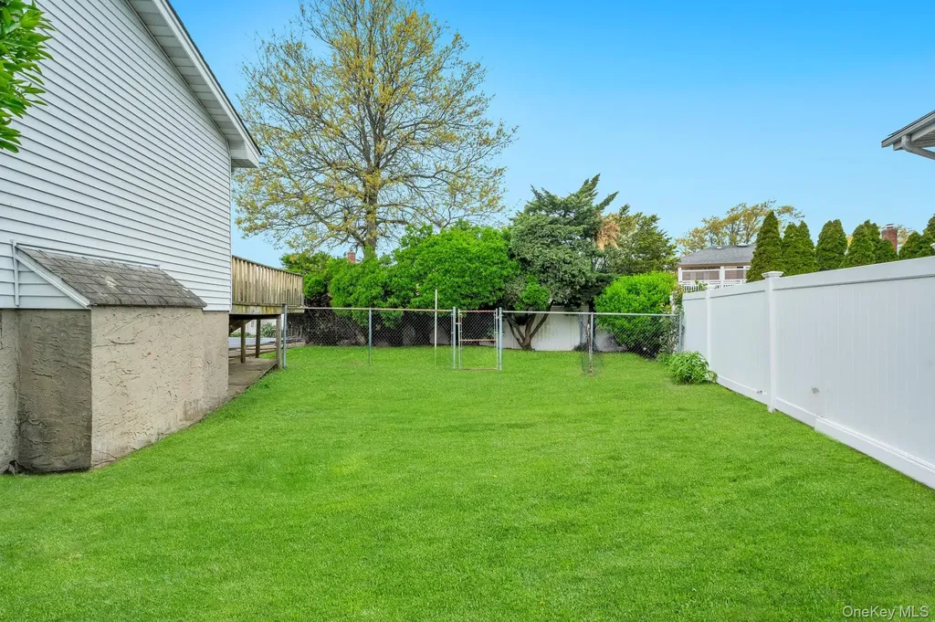 2566 Nelson Drive Seaford NY 11783