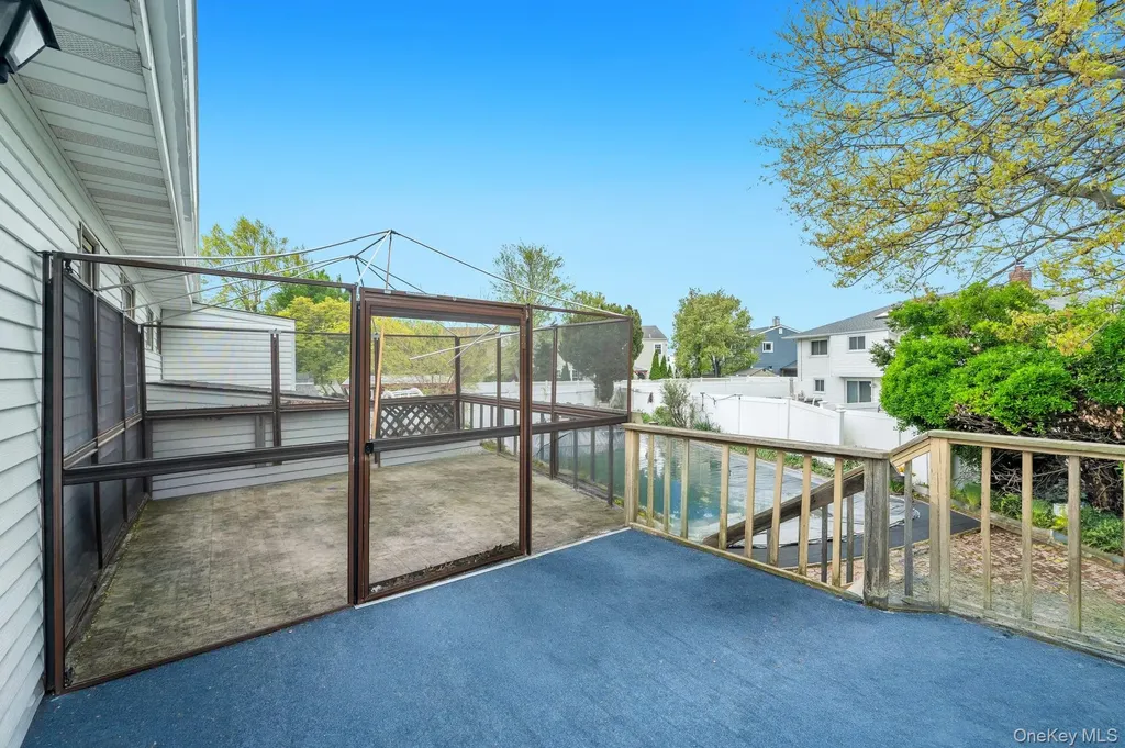 2566 Nelson Drive Seaford NY 11783