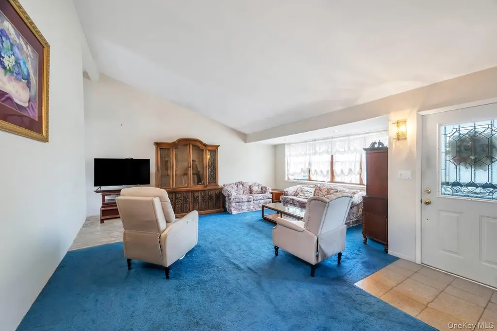 2566 Nelson Drive Seaford NY 11783