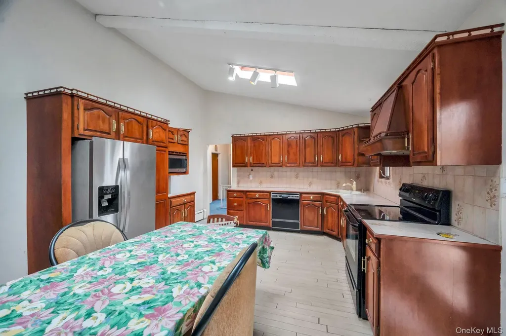 2566 Nelson Drive Seaford NY 11783