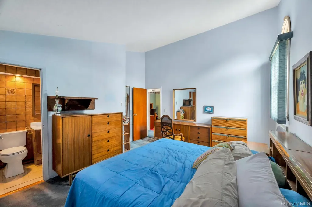 2566 Nelson Drive Seaford NY 11783