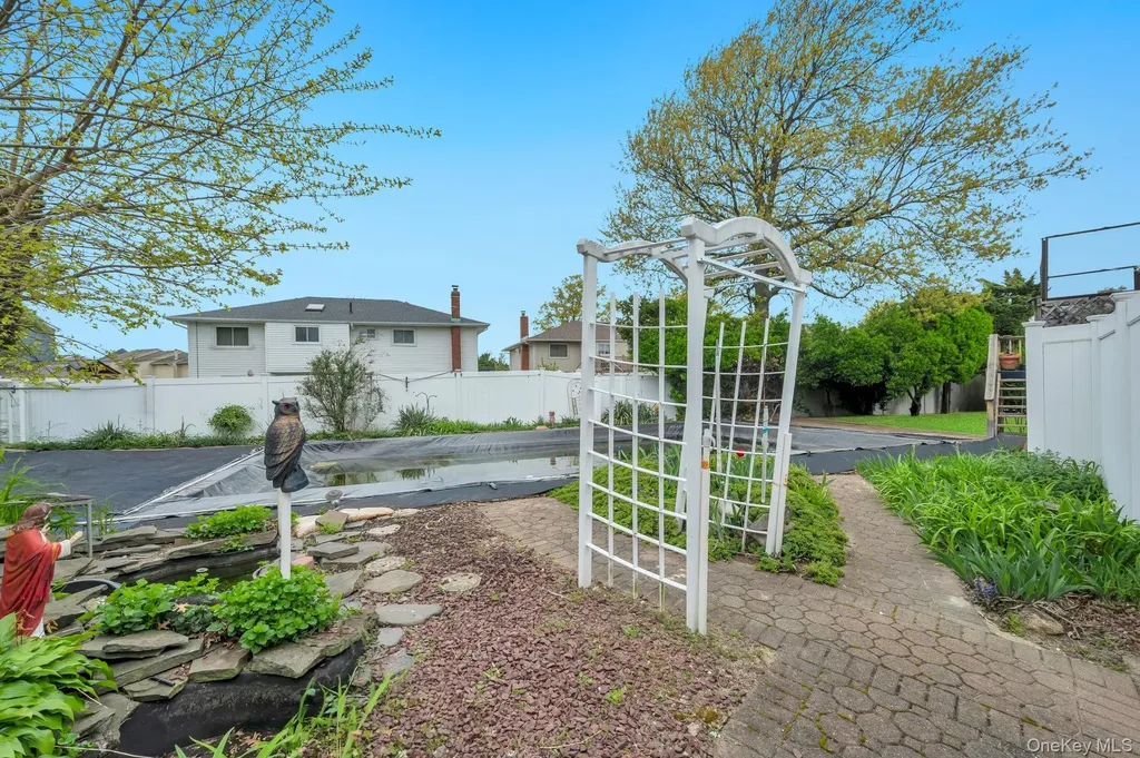 2566 Nelson Drive Seaford NY 11783