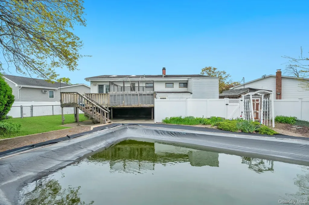 2566 Nelson Drive Seaford NY 11783