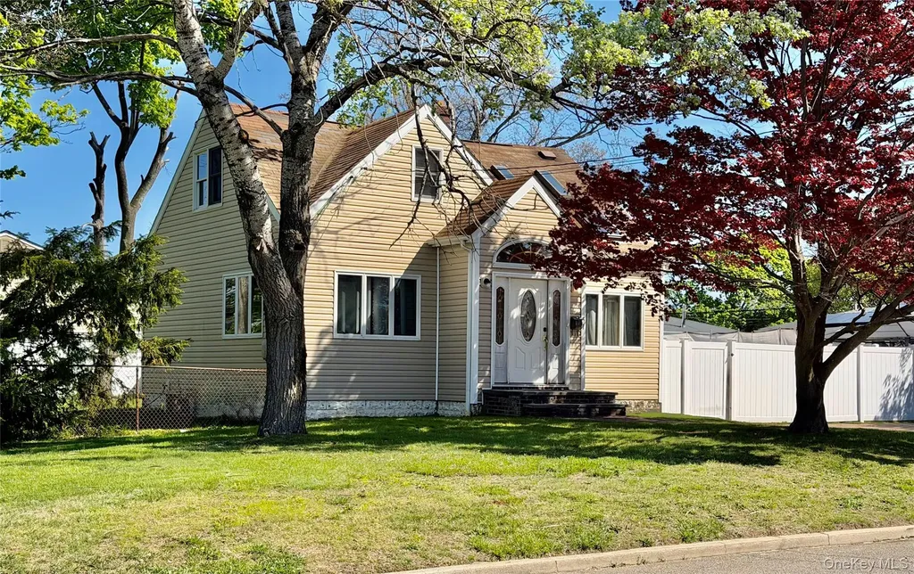51 Weston Avenue Deer Park NY 11729