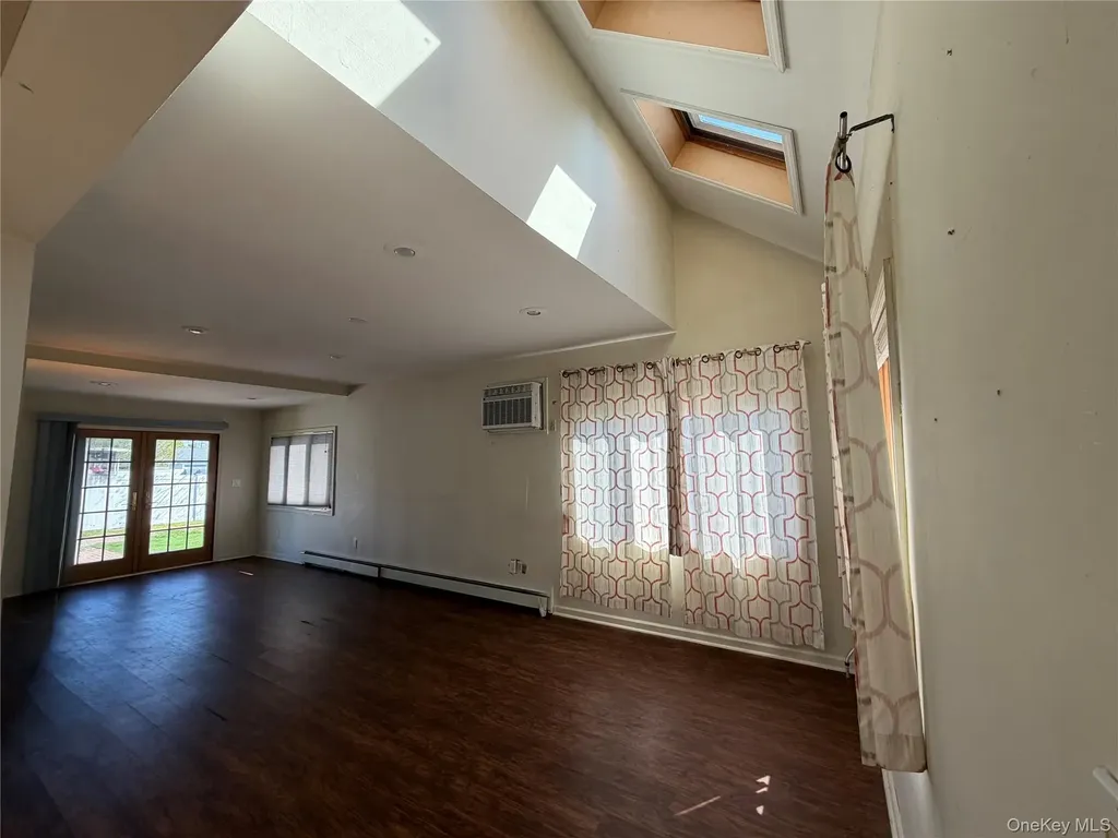 51 Weston Avenue Deer Park NY 11729