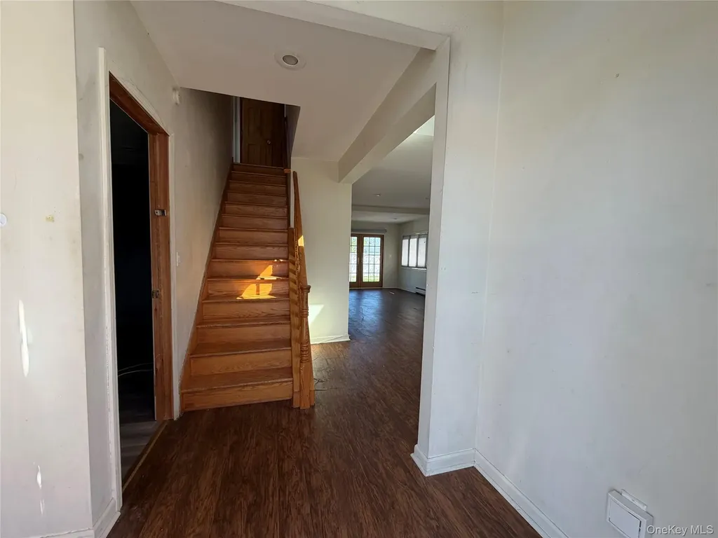 51 Weston Avenue Deer Park NY 11729