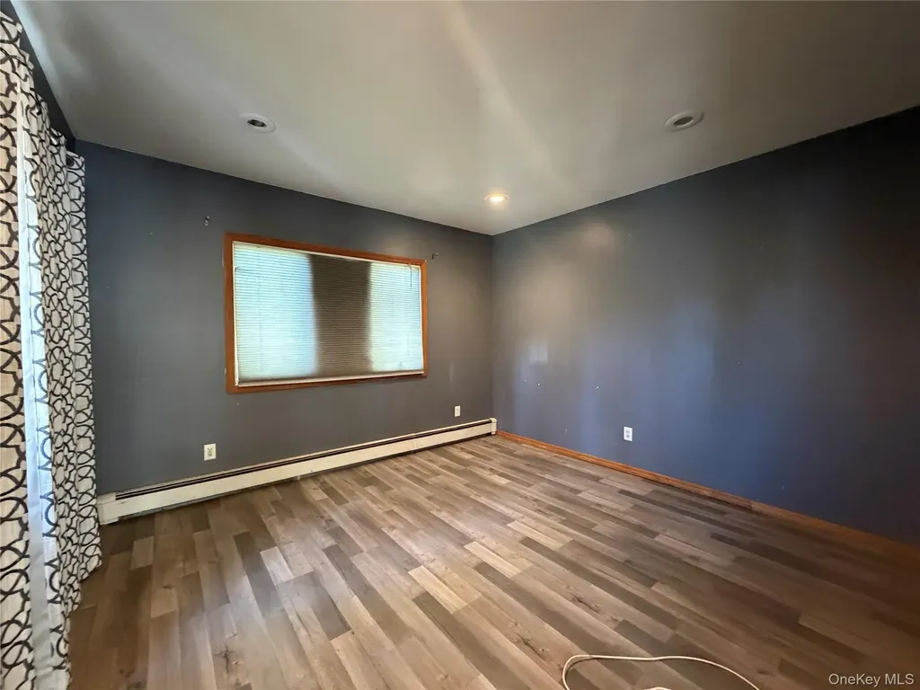 51 Weston Avenue Deer Park NY 11729