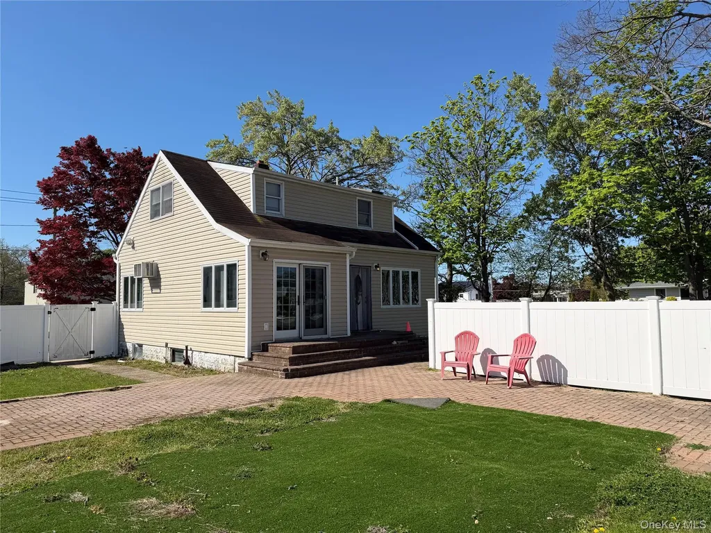 51 Weston Avenue Deer Park NY 11729