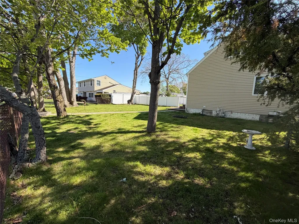 51 Weston Avenue Deer Park NY 11729