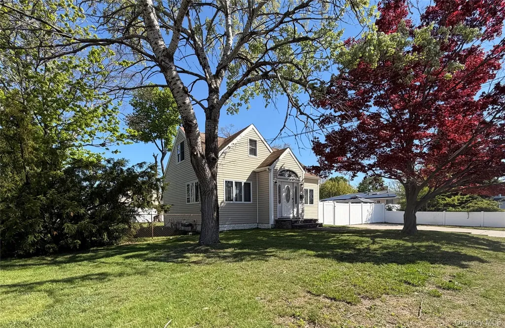 51 Weston Avenue Deer Park NY 11729