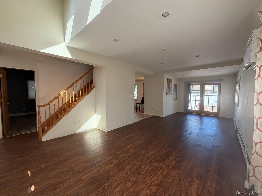 51 Weston Avenue Deer Park NY 11729