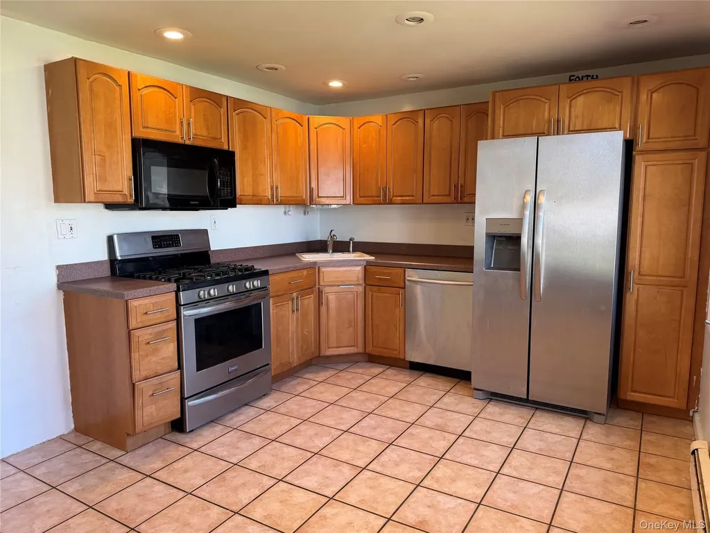 51 Weston Avenue Deer Park NY 11729