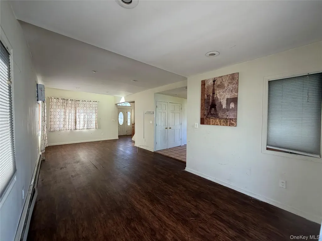 51 Weston Avenue Deer Park NY 11729