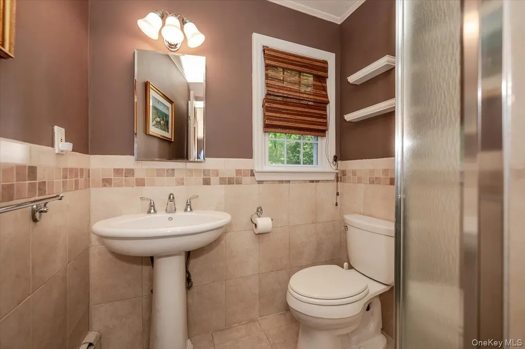 2 Richard Lane Huntington NY 11743