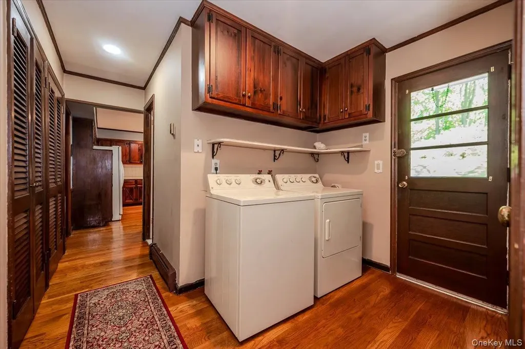 2 Richard Lane Huntington NY 11743