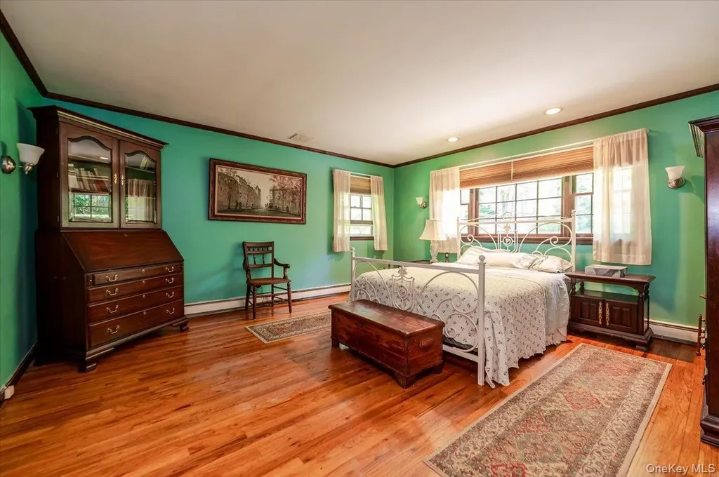 2 Richard Lane Huntington NY 11743