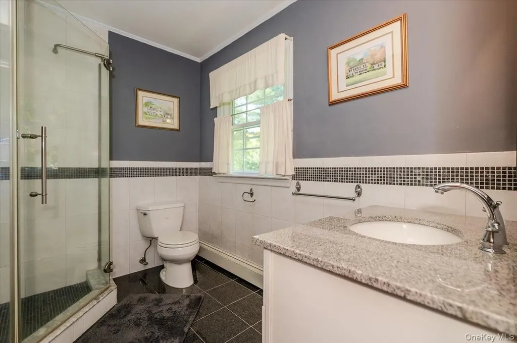 2 Richard Lane Huntington NY 11743