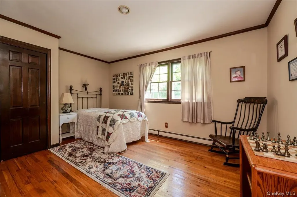 2 Richard Lane Huntington NY 11743