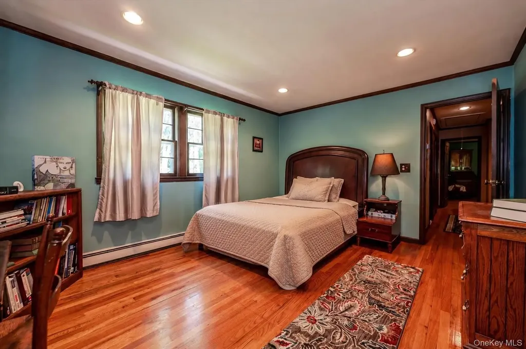 2 Richard Lane Huntington NY 11743