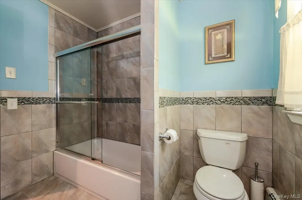 2 Richard Lane Huntington NY 11743