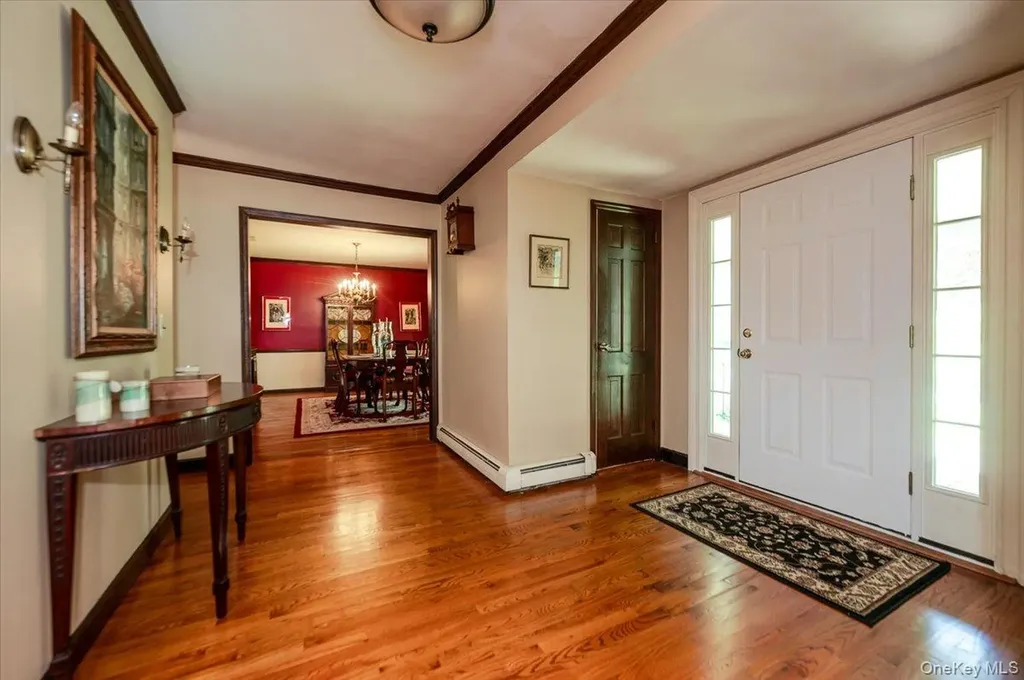 2 Richard Lane Huntington NY 11743