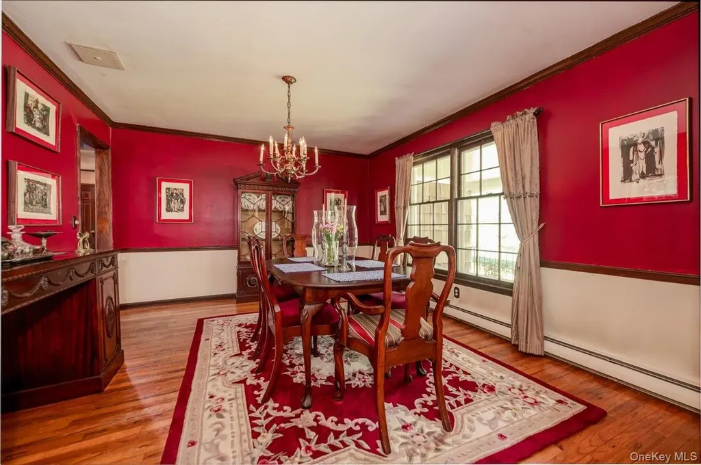 2 Richard Lane Huntington NY 11743