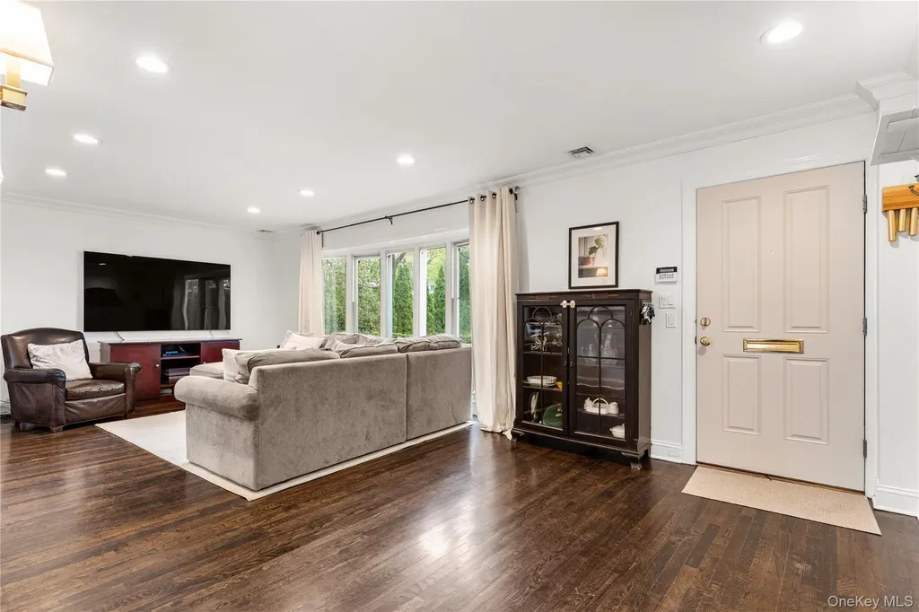 4 Southway Hartsdale NY 10530