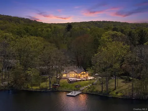 438 Lake Shore Road Putnam Valley NY 10579