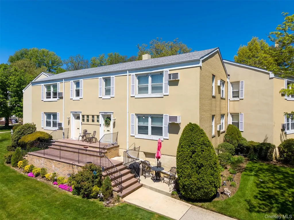 251-61 71st Road Bellerose NY 11426