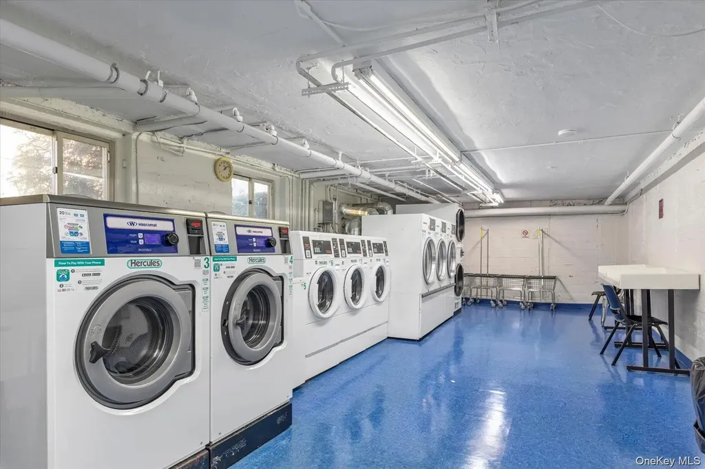 14 Edwards Street Roslyn NY 11577