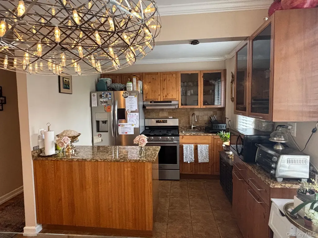 14 Edwards Street Roslyn NY 11577