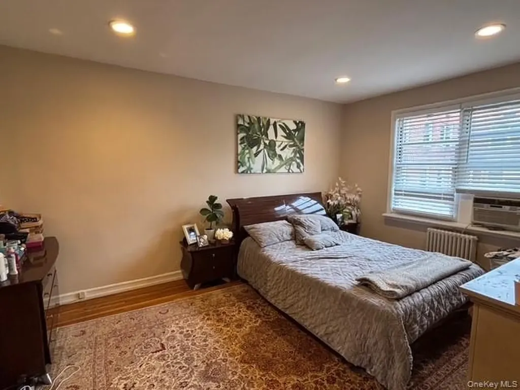 14 Edwards Street Roslyn NY 11577