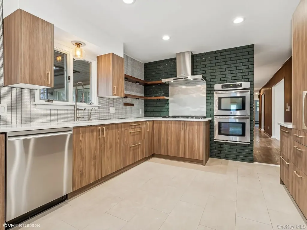 8 Jonathan Lane Poughkeepsie NY 12603
