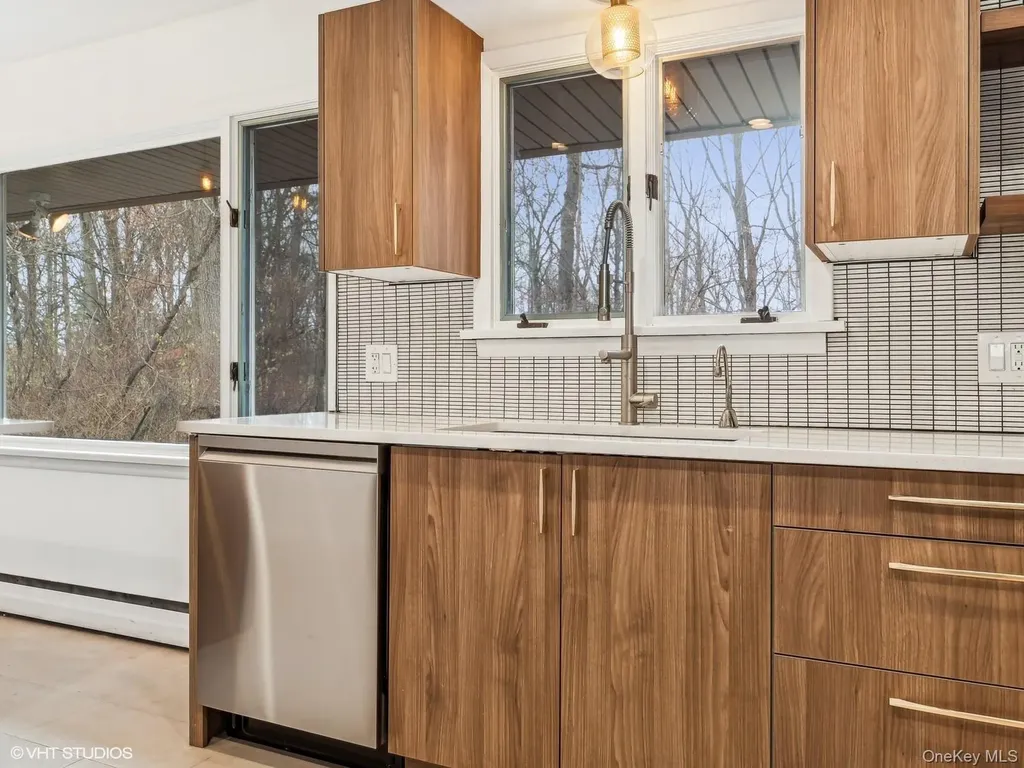 8 Jonathan Lane Poughkeepsie NY 12603