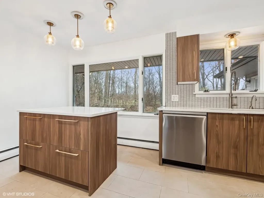 8 Jonathan Lane Poughkeepsie NY 12603