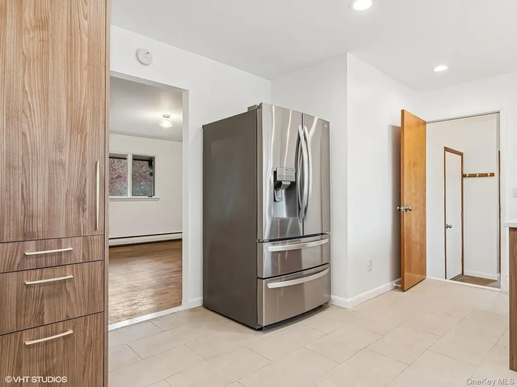 8 Jonathan Lane Poughkeepsie NY 12603