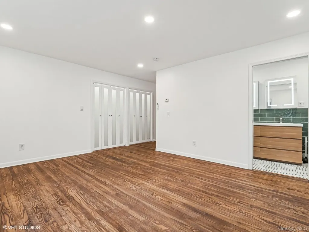 8 Jonathan Lane Poughkeepsie NY 12603