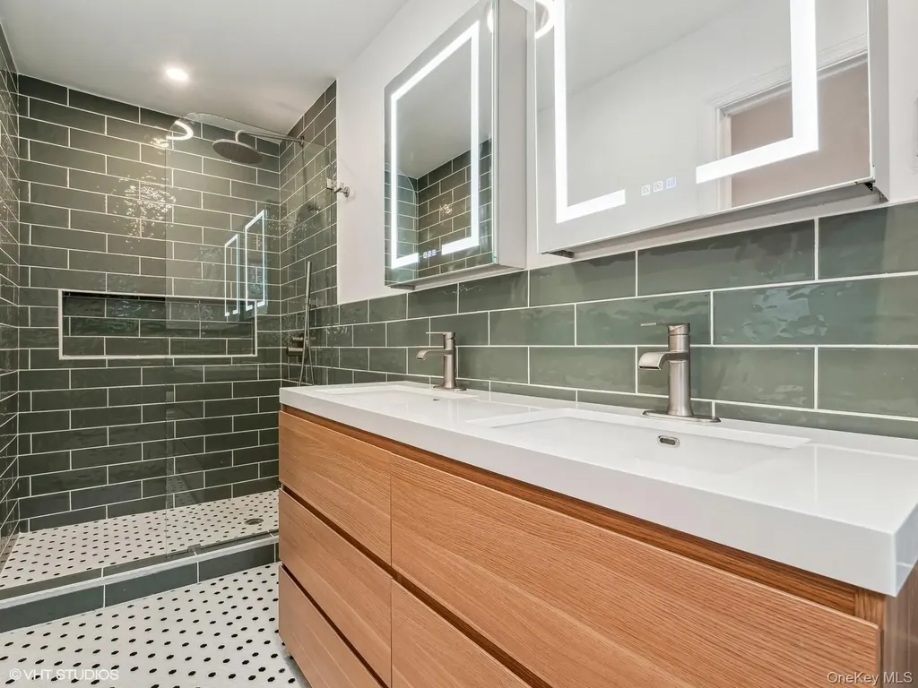 8 Jonathan Lane Poughkeepsie NY 12603