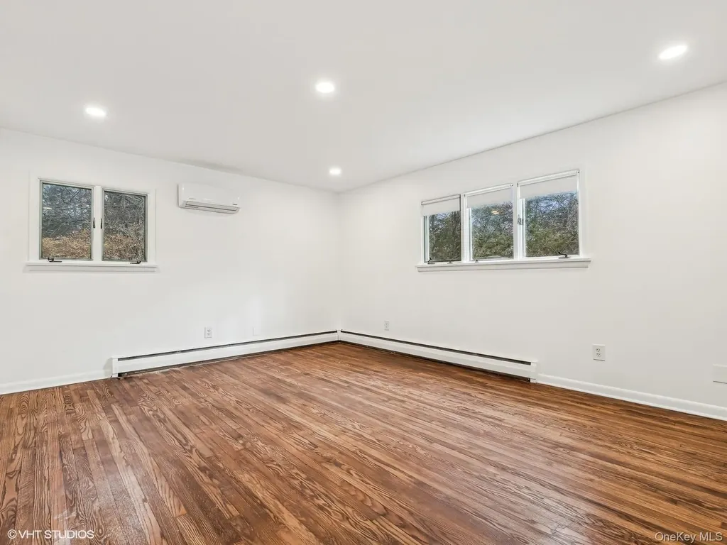 8 Jonathan Lane Poughkeepsie NY 12603