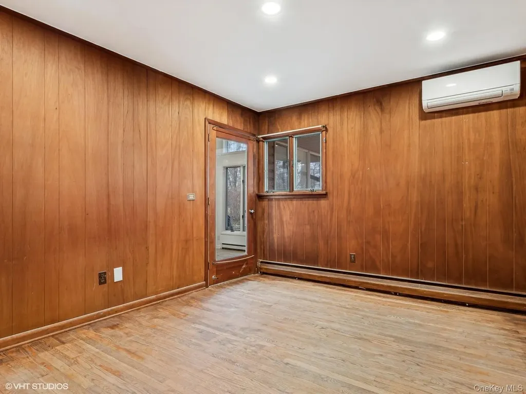 8 Jonathan Lane Poughkeepsie NY 12603