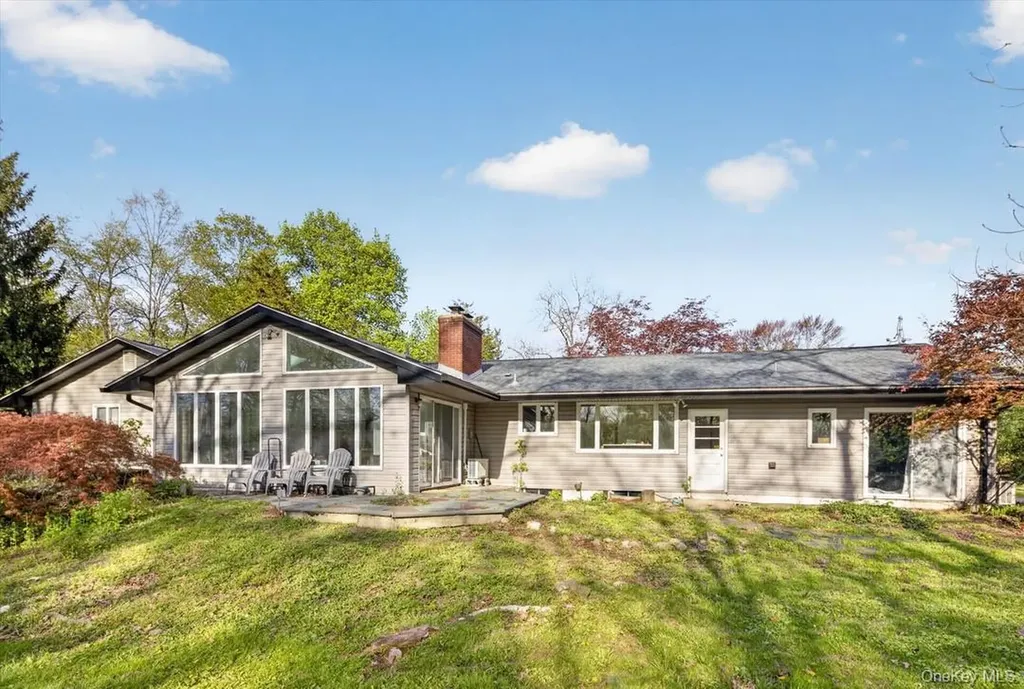 8 Jonathan Lane Poughkeepsie NY 12603