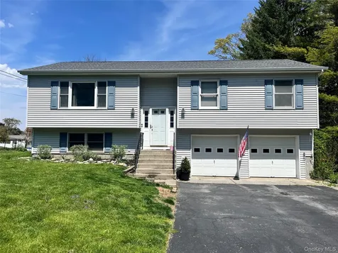 16 Darlene Drive Poughkeepsie NY 12601