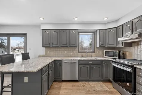 16 Darlene Drive Poughkeepsie NY 12601